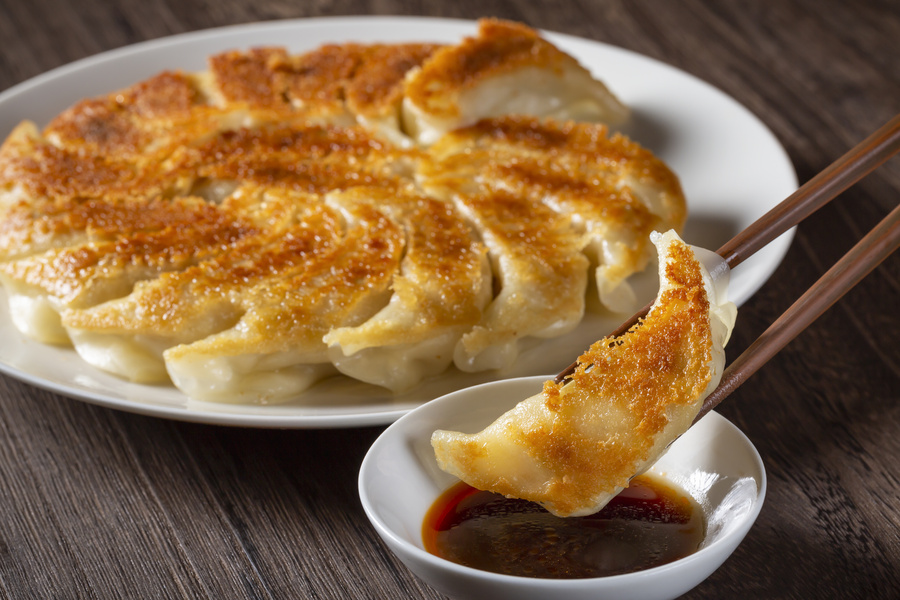 餃子はほぼ完全食。不足する栄養もカバーする方法を解説 | 暮らしのお役立ち情報 | アカシアポリフェノール【公式】アカシアの樹