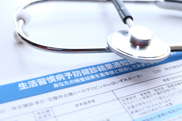 検査表と聴診器